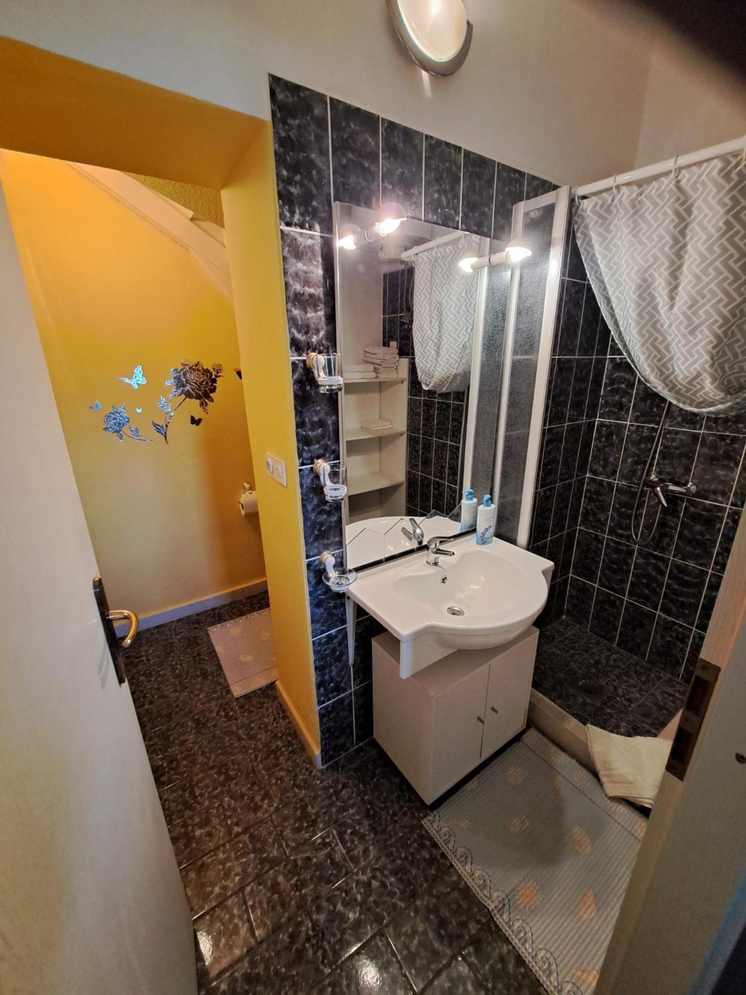 Apartmani Dusica Lumbarda Exterior photo