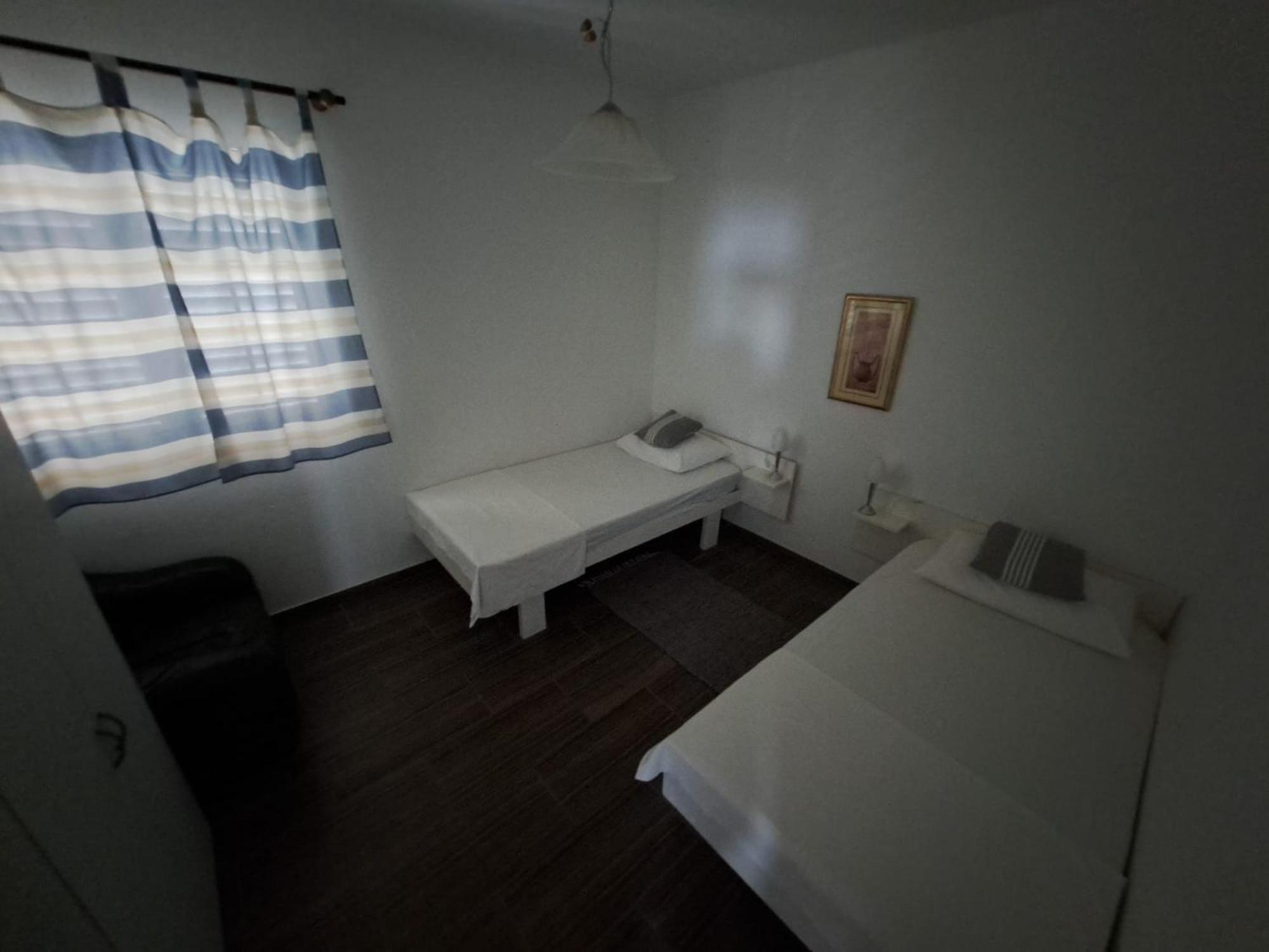 Apartmani Dusica Lumbarda Exterior photo