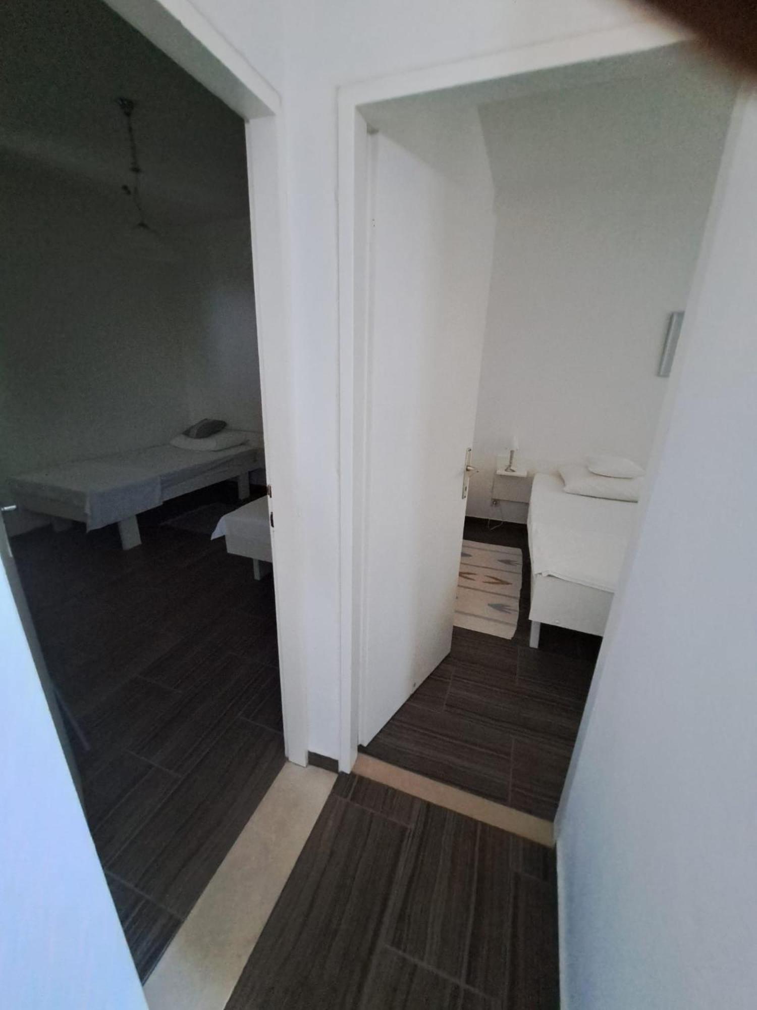 Apartmani Dusica Lumbarda Exterior photo
